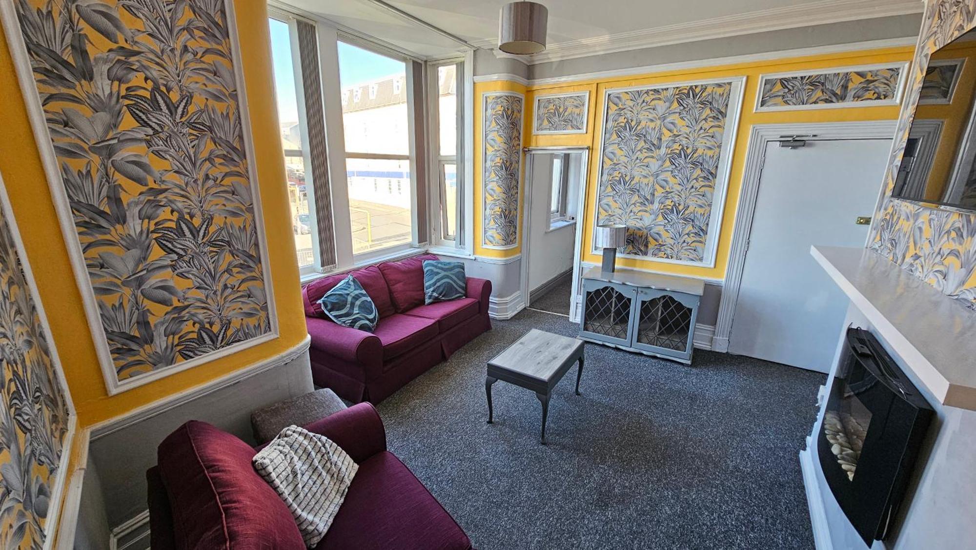 6 Cocker Square Bed & Breakfast