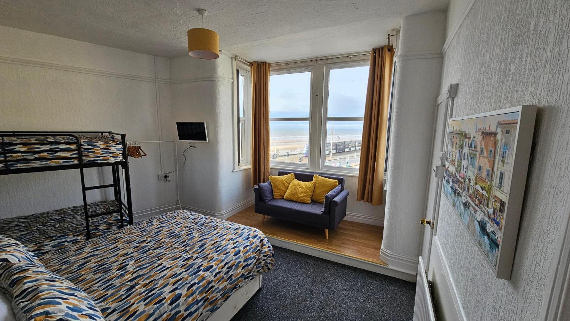 6 Cocker Square Bed & Breakfast Blackpool